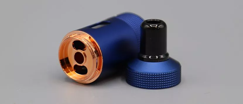 Cosmo 2 Vaptio Starter Kit 2000mAh aperto